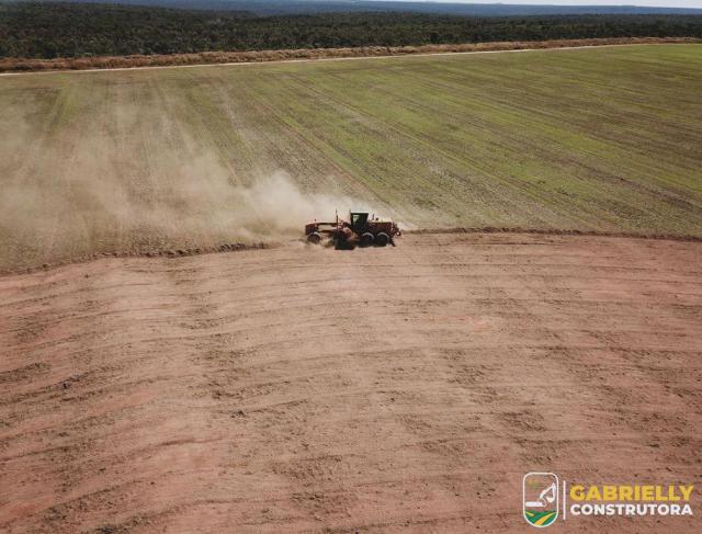 Limpeza na área onde será construído um reservatório para irrigação Fazenda Piratini - SLC Agrícola